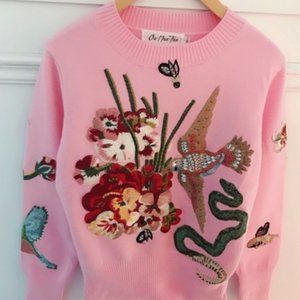 Pullover long sleeve sweater